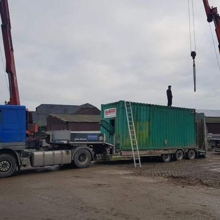 Ein Container wird beladen